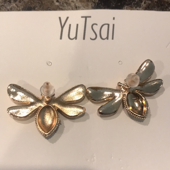 Beautiful bee 🐝 earrings new with tag - Picture 5 of 5